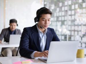 Atención telefónica en inglés