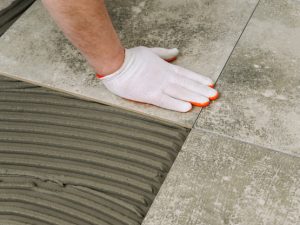 Gestión de aprovisionamientos y de almacenes en industrias de proceso de fabricación de productos cerámicos