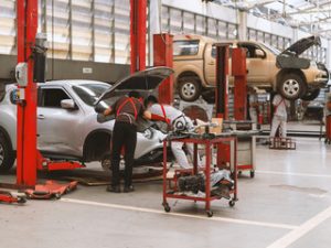 PRL en talleres de reparación de automoviles y primeros auxilios